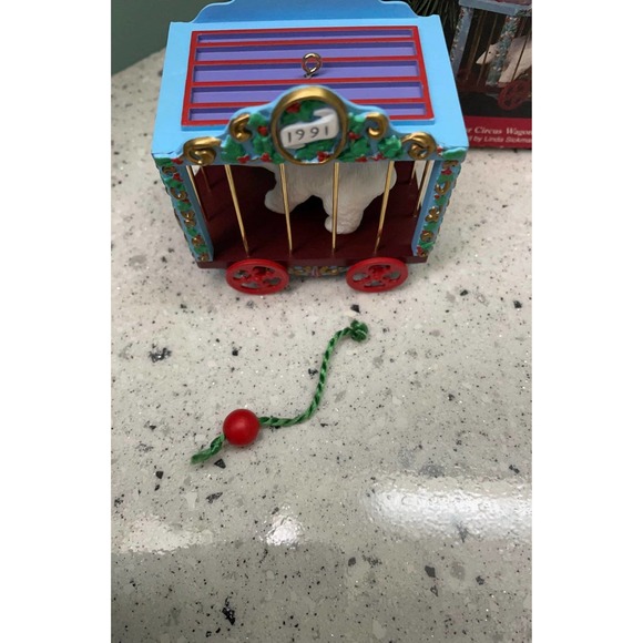 Hallmark keepsake ornament polar circus wagon - Picture 6 of 6